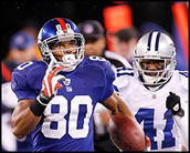 Victor Cruz scores a long touchdown.