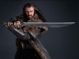 Thorin Oakenshield looking sharp with Orcrist! 